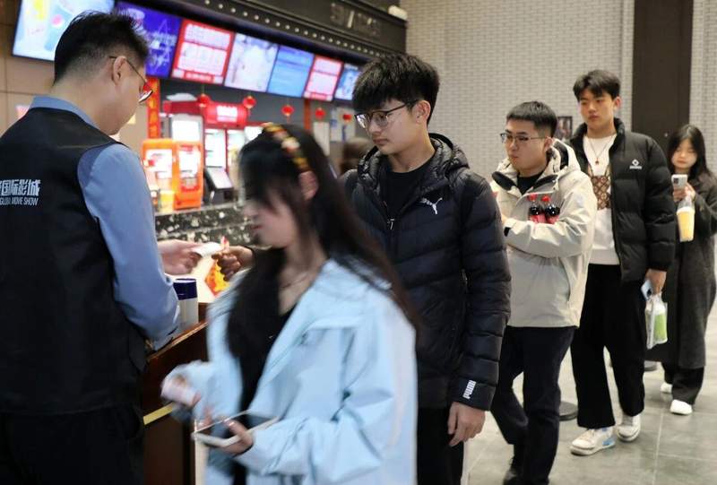 视频丨435万场,春节档观影场次创纪录,票价更惠民! 新闻