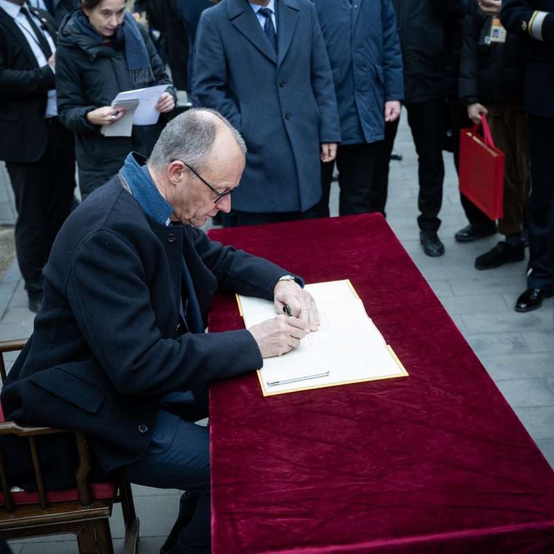  德国总理默茨为何在北京写下《孔夫子的箴言》 新闻