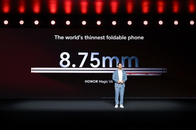 荣耀MWC火力全开:机器人手机颠覆形态,联手阿莱ARRI重写移动影像规则 新闻