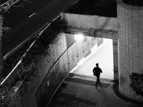  从军旅到街巷，他用行动点亮城市温暖。 情感心理