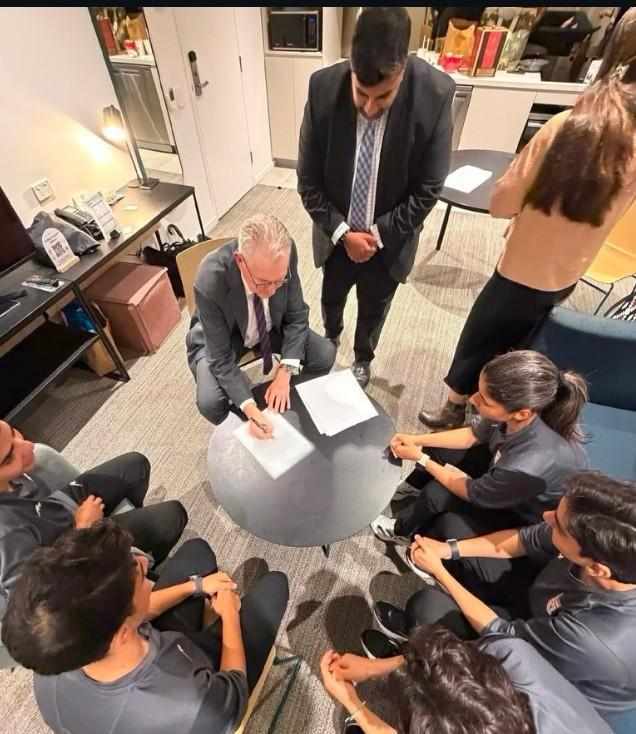 机场最后通牒已至;伊朗女足球员分道扬镳寻求出路。 体育新闻 机场最后通牒已至;伊朗女足球员分道扬镳寻求出路。 体育新闻