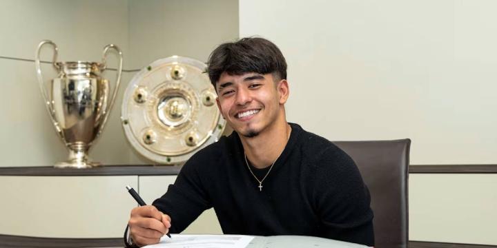  拜仁加速青训布局；17岁进攻手卡多佐获长期合同，潜力获认可。 体育新闻 拜仁加速青训布局；17岁进攻手卡多佐获长期合同，潜力获认可。 体育新闻