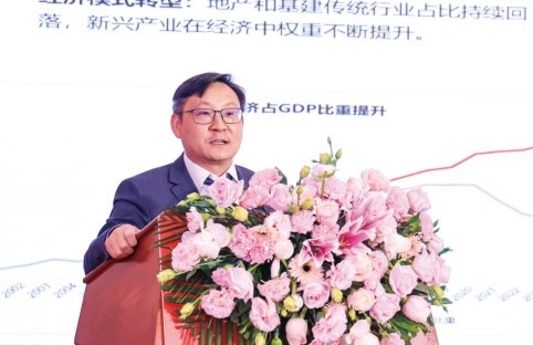  百万罚单频现，瑞众人寿合规短板暴露；高层换血加速，资管突围能否逆转局面。 企业服务