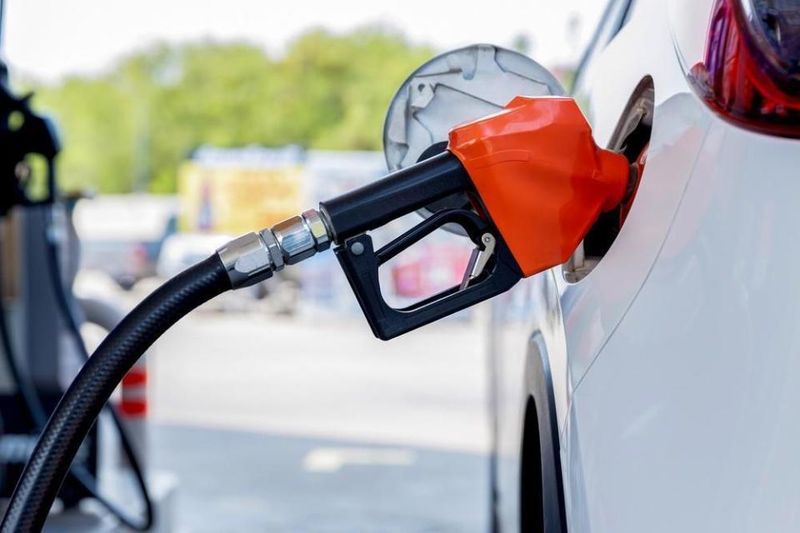  成品油价格迎来新一轮上调，国际市场波动加剧引发广泛关注。 股票财经