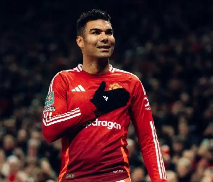 老特拉福德的中场往事;卡塞米罗谢幕,曼联迎来新生。 体育新闻