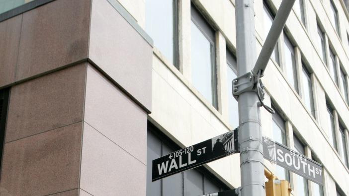  美股深度复盘：宏观博弈下的估值重构与技术性拐点 股票财经 美股深度复盘：宏观博弈下的估值重构与技术性拐点 股票财经