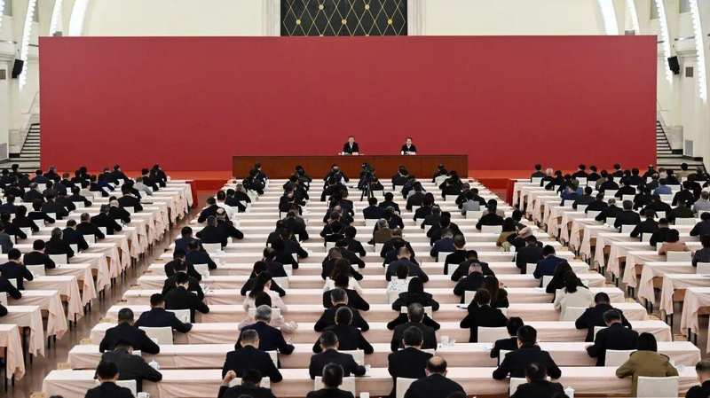  迷茫与前行：从城市治理的微光中找寻方向 情感心理