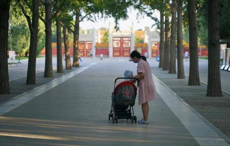  生育与未来：当人口结构重塑，我们该如何构建生活的意义？ 情感心理