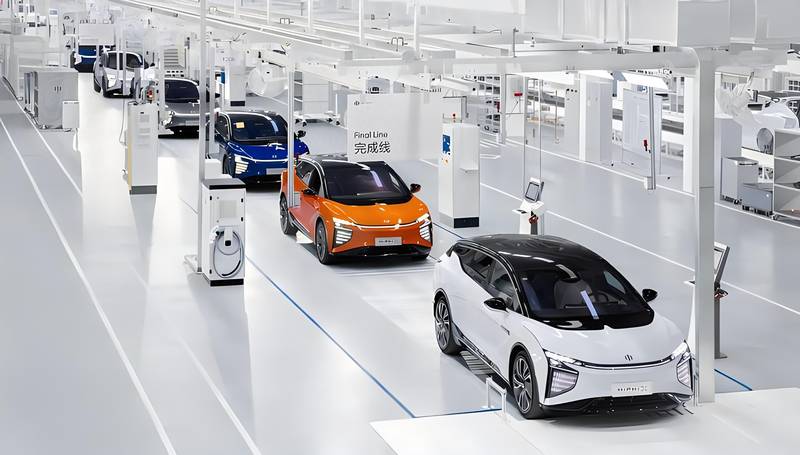  【技术解码】从内燃机困局到三电系统领跑：中国汽车工业的降维打击 汽车科技