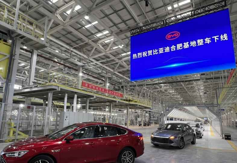  【技术解码】从内燃机困局到三电系统领跑：中国汽车工业的降维打击 汽车科技