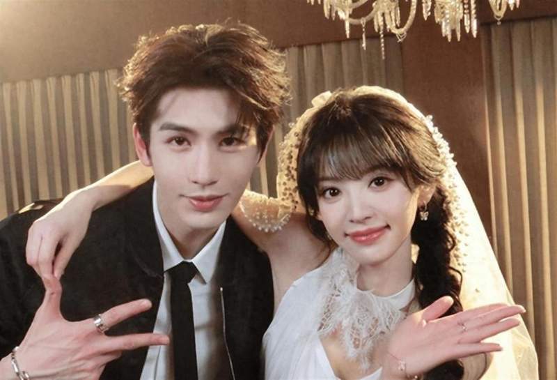 【深扒】内娱番位战争：一场经纪人恩怨如何锁死顶流CP的八年暗战史