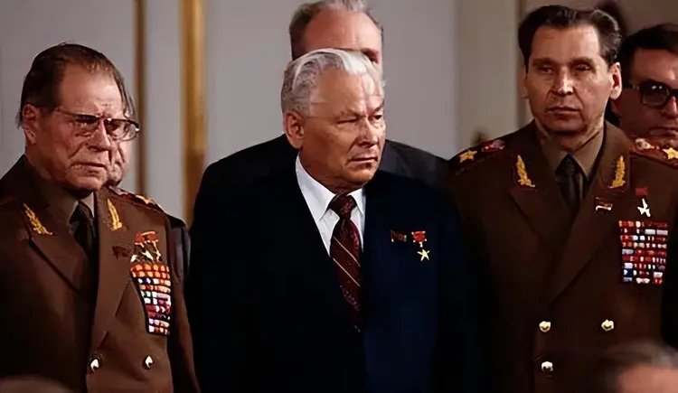  【深度还原】贴身护卫梅德韦杰夫亲述：勃列日涅夫最后七十二小时 新闻