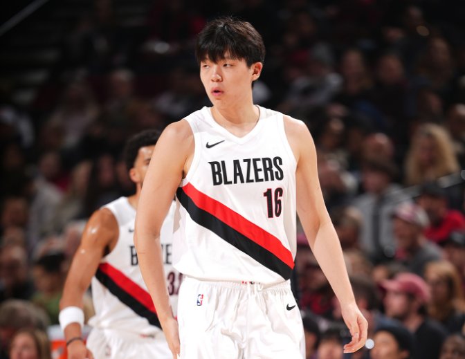  约基奇35+14+13全能表现：掘金逆转密码与西部分局深度解析 体育新闻