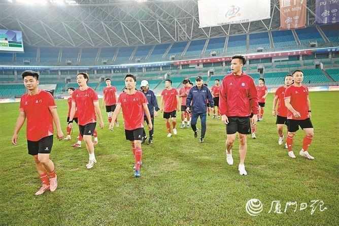  【闽超元年·战术前瞻】厦门客场挑战福州：数据拆解与备战全景报告 体育新闻