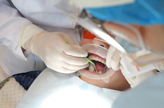  【技术解码】从“乳牙撑岗”到咬合重建：15岁少年口腔修复的全流程技术复盘 健康养生